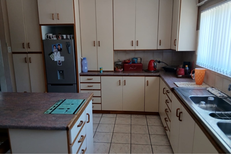 5 Bedroom Property for Sale in Porterville Western Cape